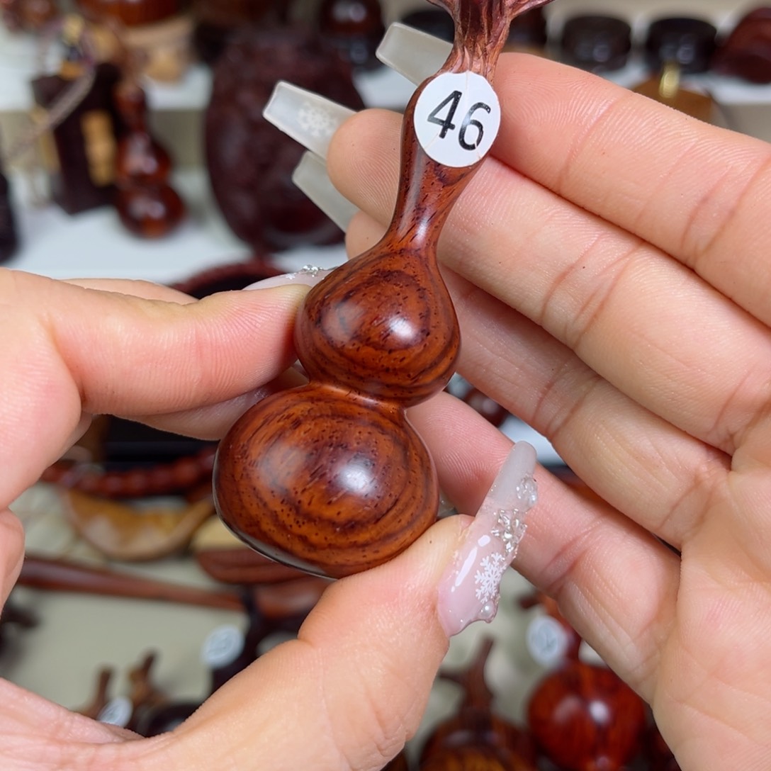 微凹黄檀（南美大红酸枝）