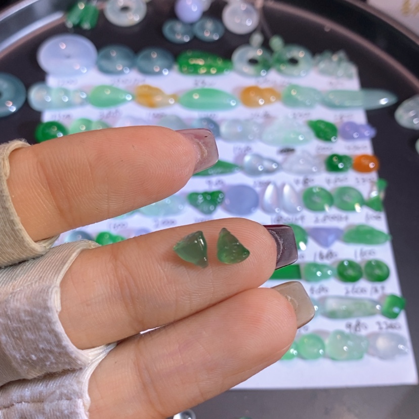 【闪购商品】翡翠未镶嵌挂件莲蓬