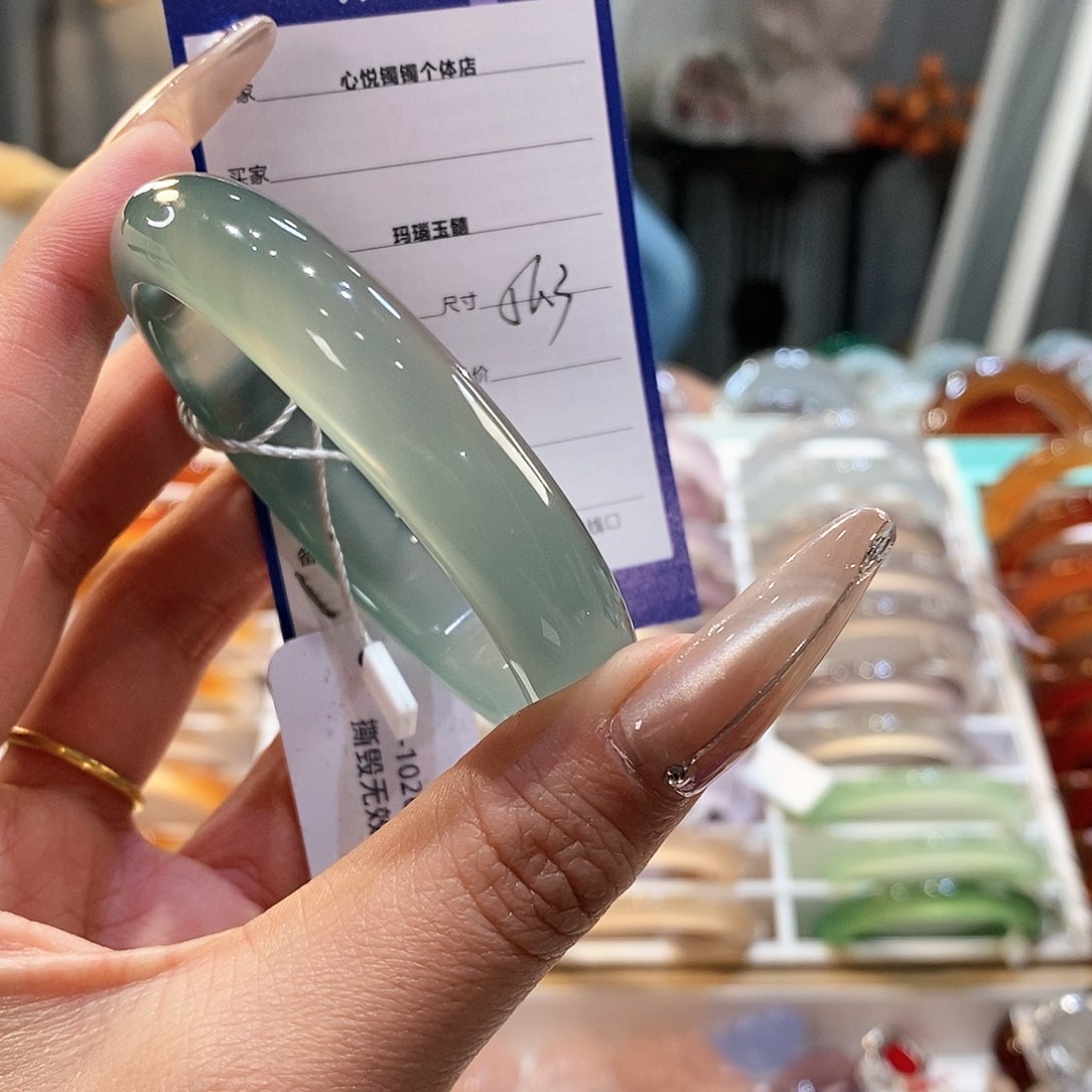 玛瑙/玉髓手镯未镶嵌