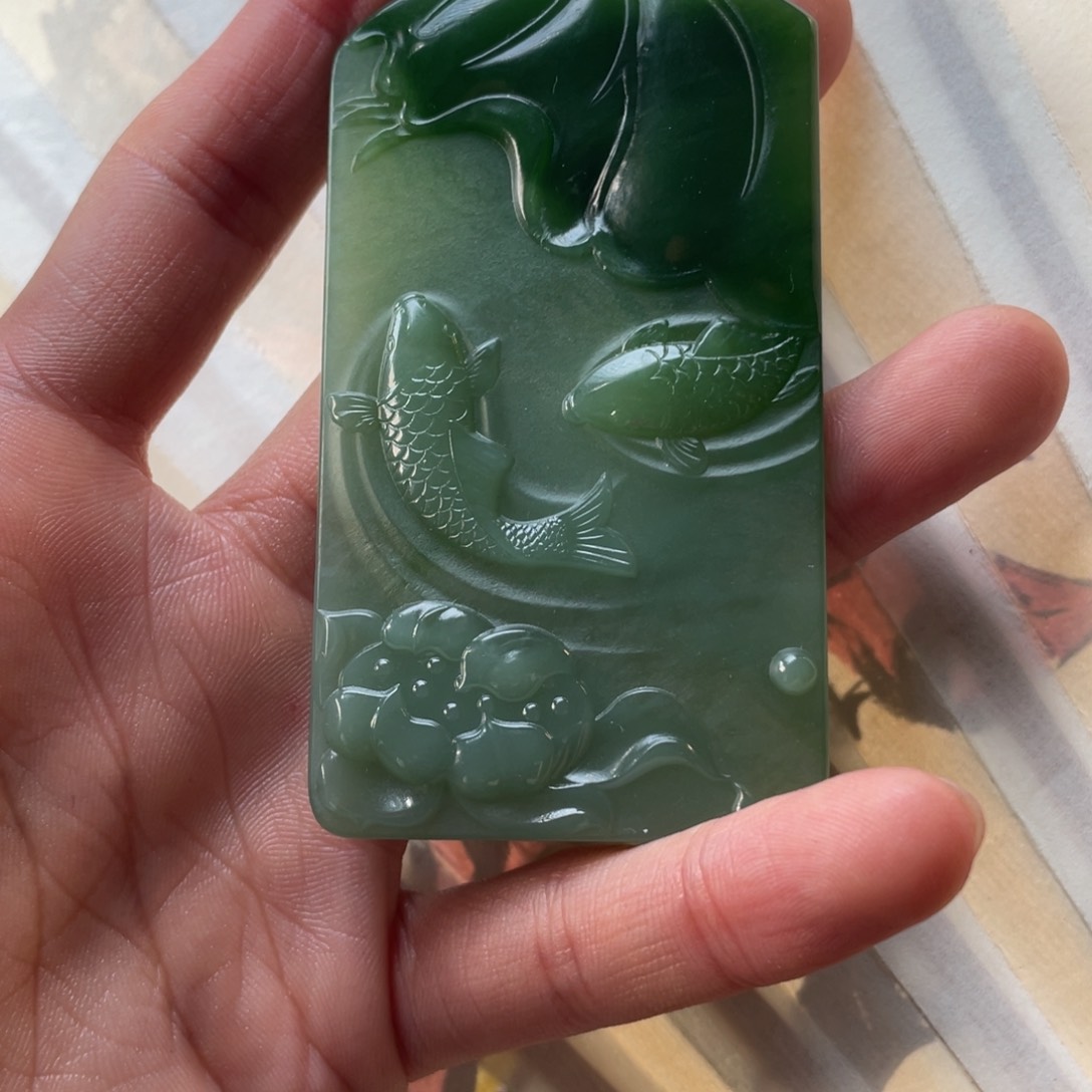 和田玉吊坠(不含链)未镶嵌碧玉连年有余牌子