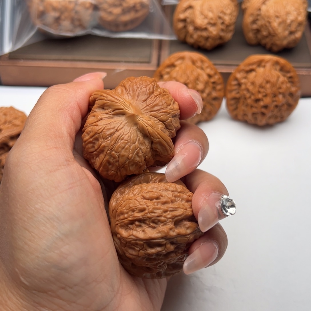 文玩核桃把件战*?血麒麟