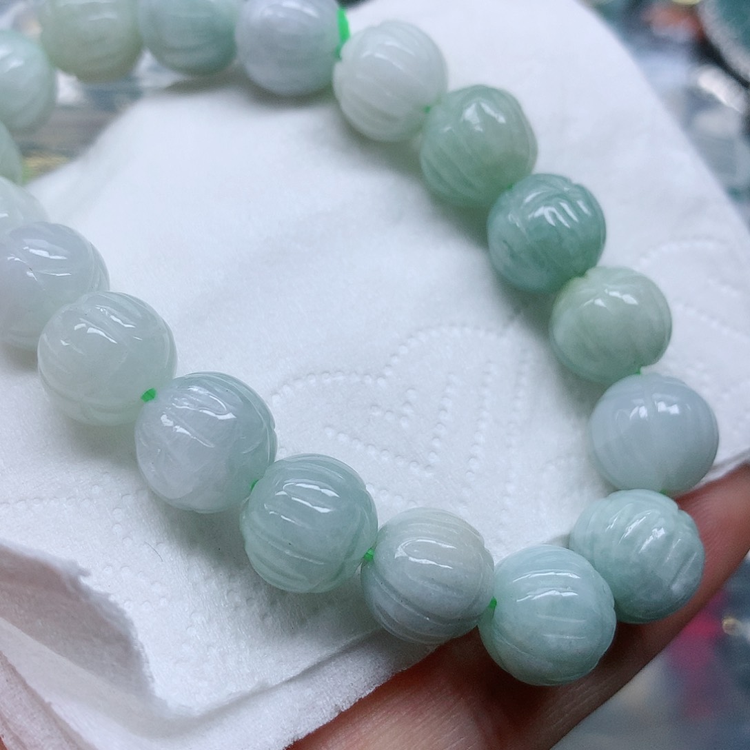 翡翠颈饰未镶嵌手串