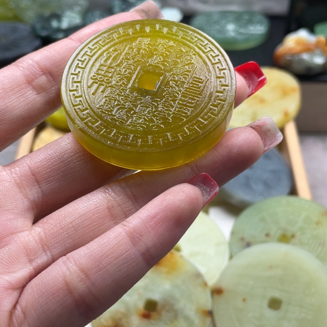 用***0蛇纹石玉未镶嵌颈饰