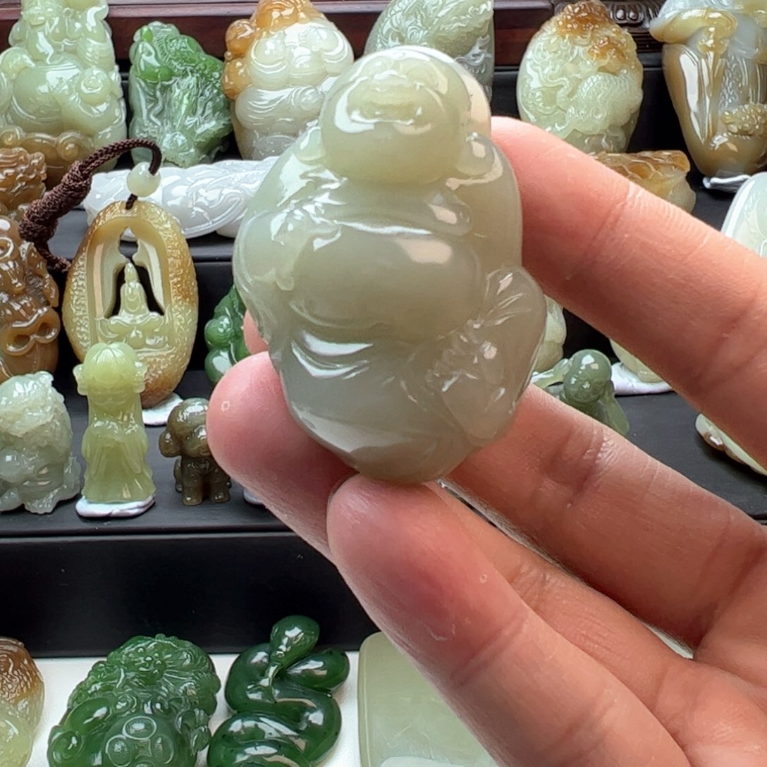 和田玉挂件未镶嵌红*