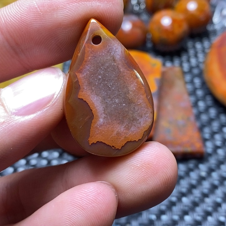 玛瑙/玉髓颈饰未镶嵌