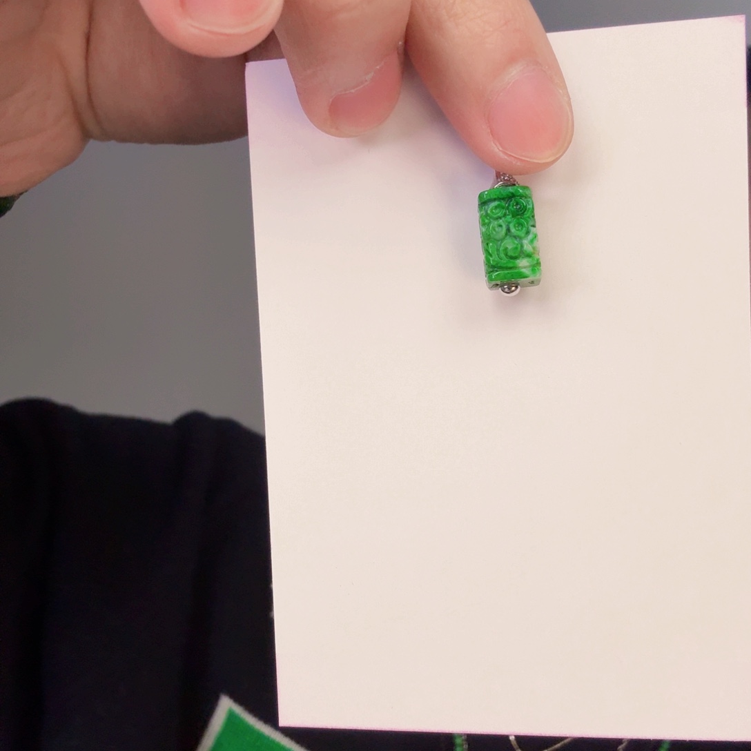 翡翠颈饰未镶嵌一件