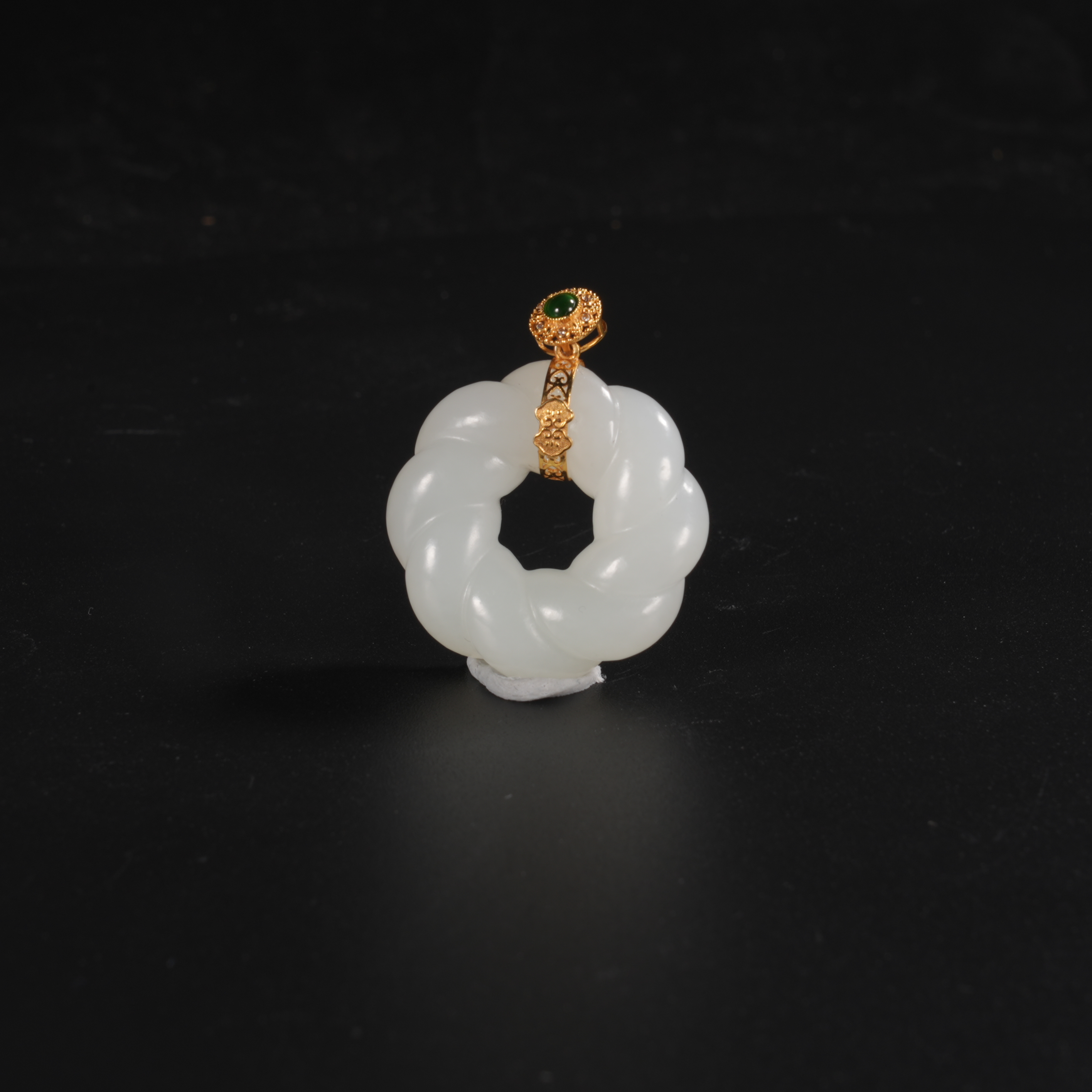 lot42 18K精品和田玉吊坠/保利拍卖