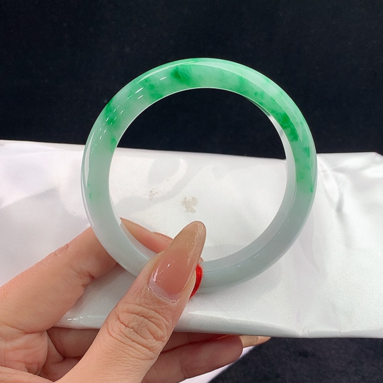 【闪购商品】未镶嵌手镯翡翠正62