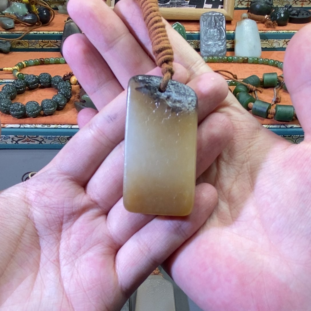 和田玉颈饰未镶嵌