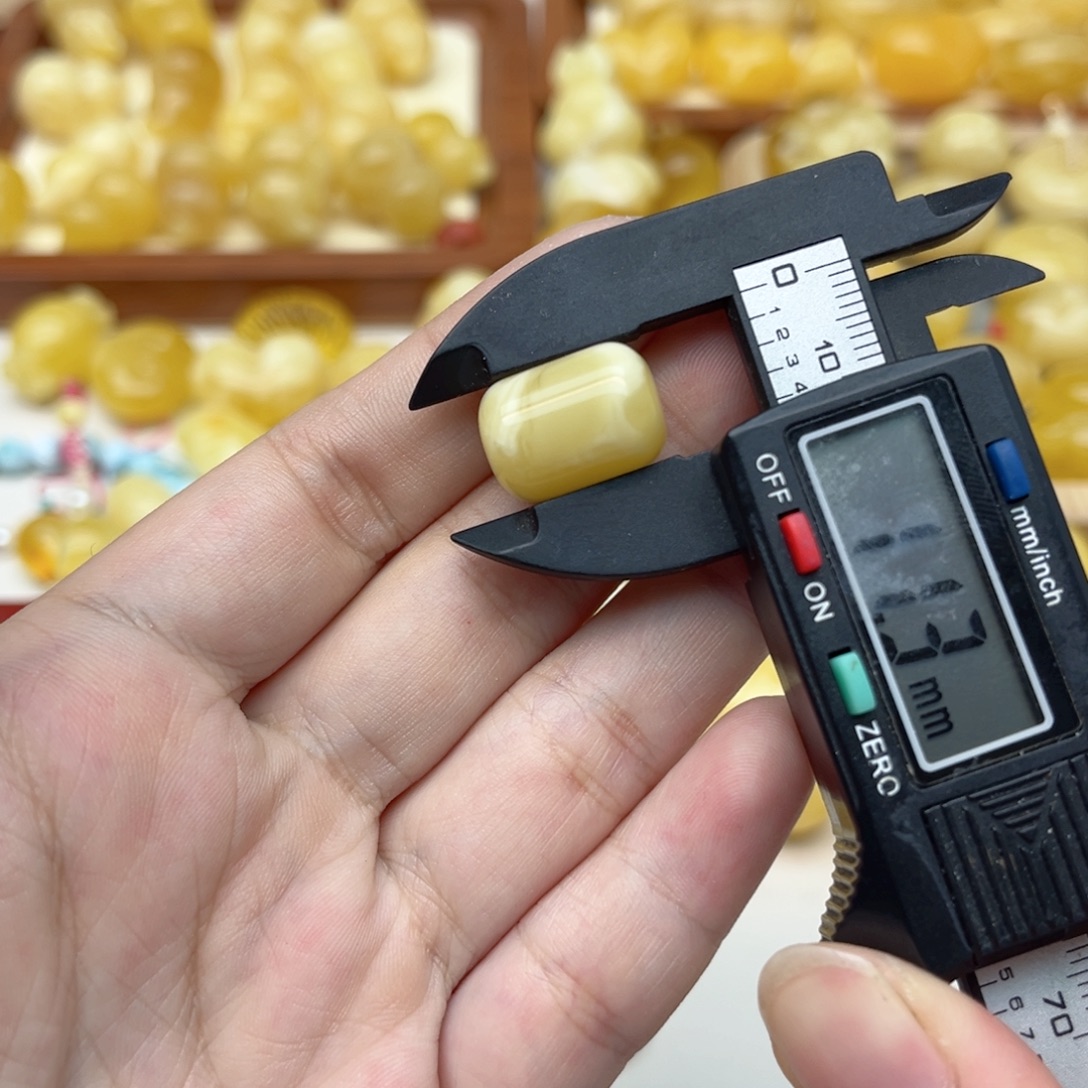 裸石蜜蜡未镶嵌配饰