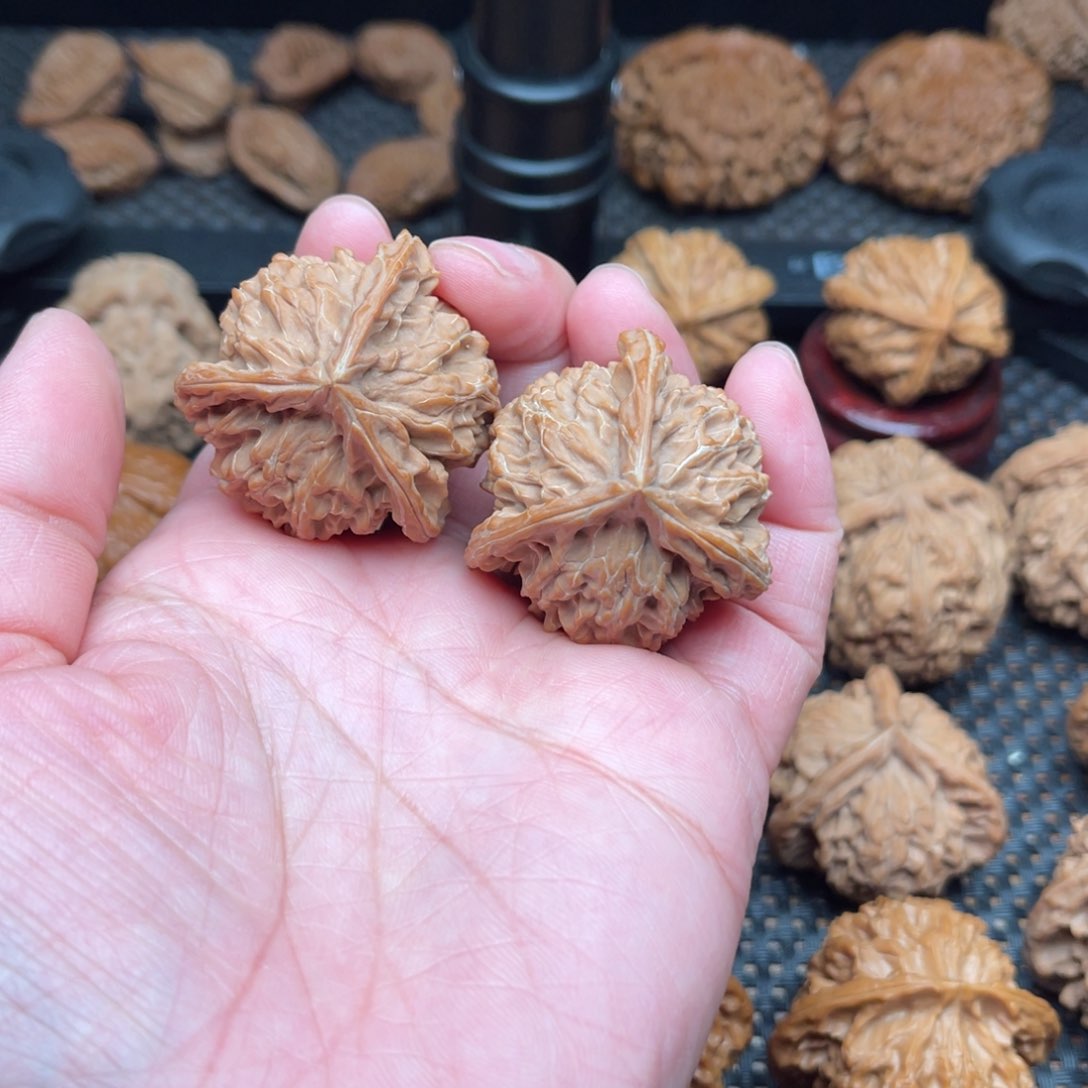 文玩核桃吊坠37尺盘山三棱