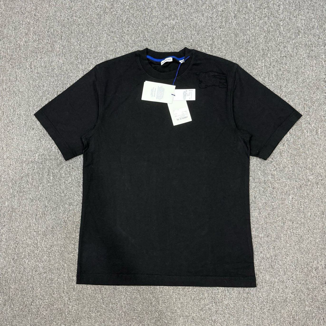 未使用 BURBERRY/博柏利 14500877 新款黑色胸前战马logo短袖S码