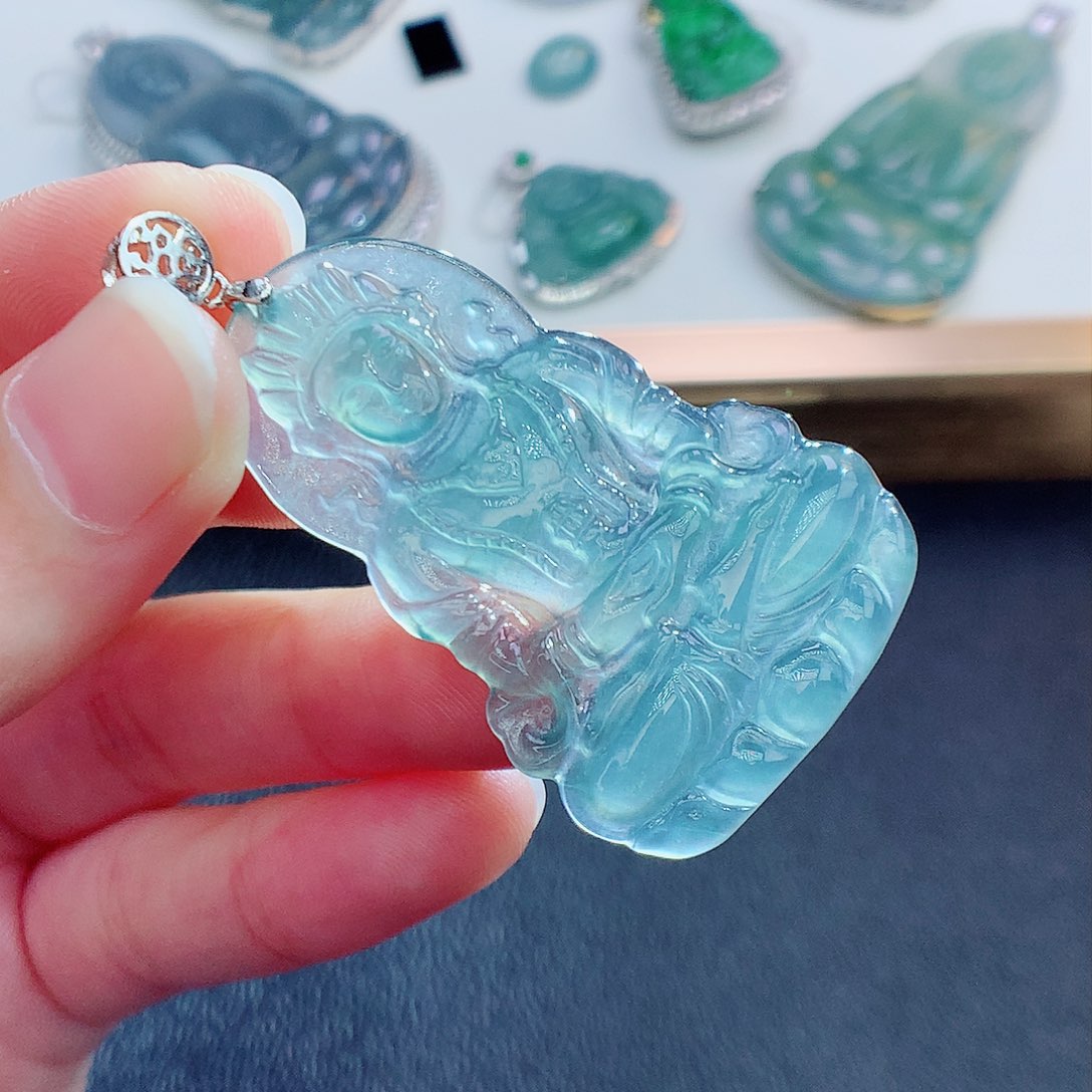 翡翠颈饰未镶嵌翡翠