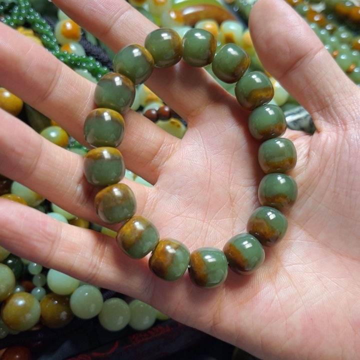 手链未镶嵌岫岩河磨玉（透闪石质玉）