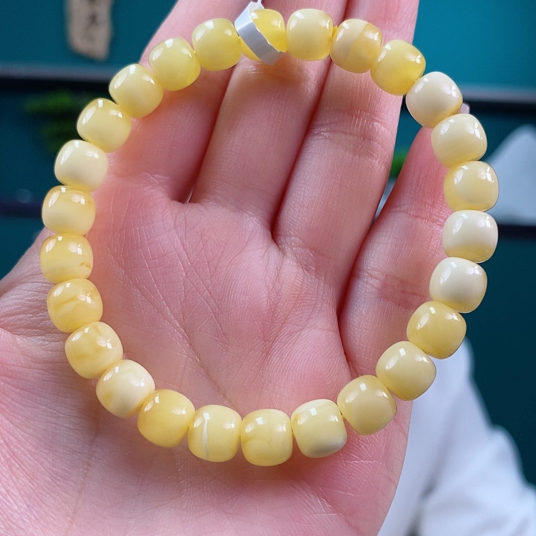 未镶嵌蜜蜡裸石搭配手串