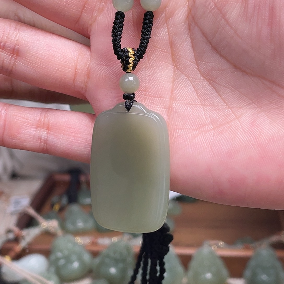 和田玉未镶嵌颈饰38无事牌