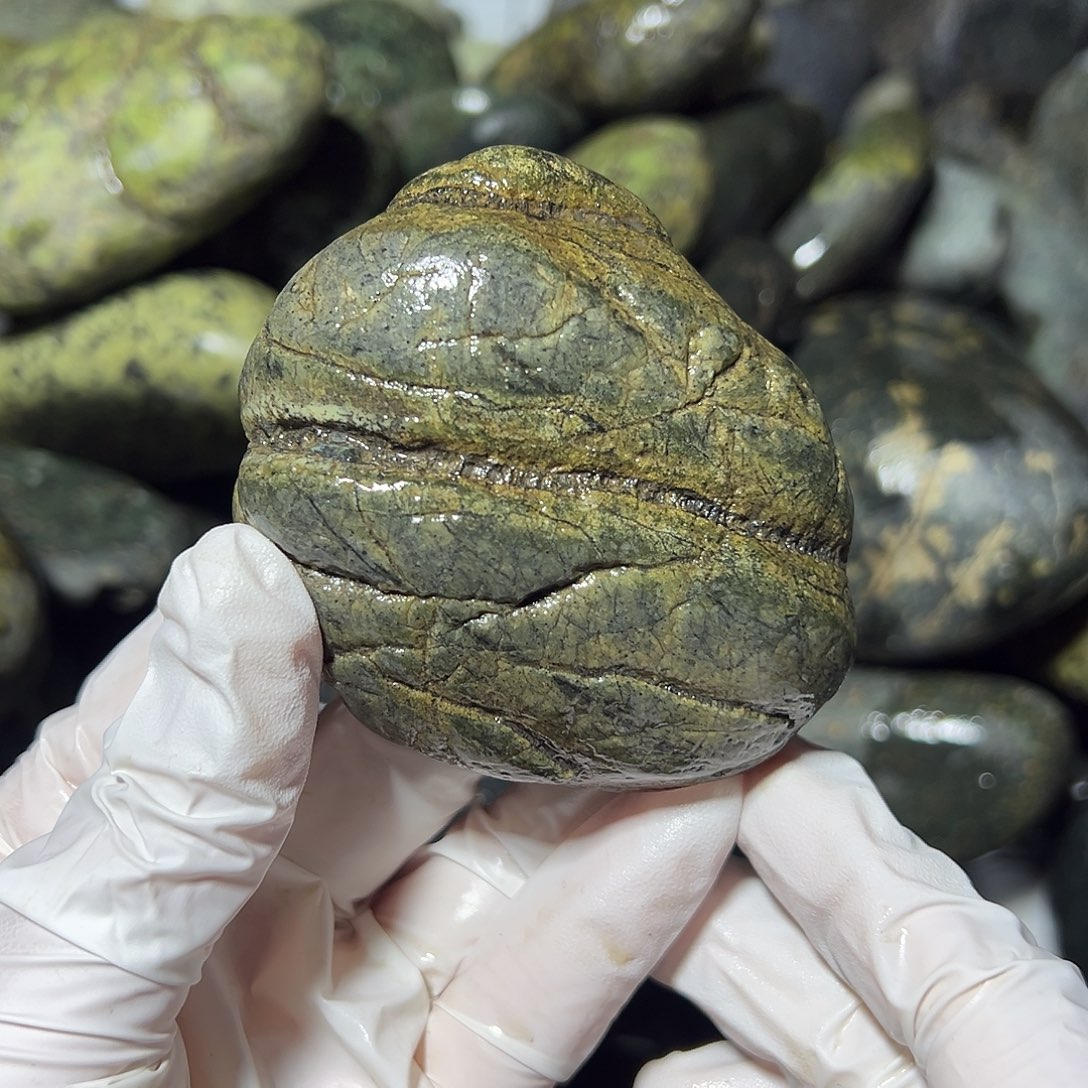 未镶嵌蛇纹石玉西藏藏玉药王石倍****赵