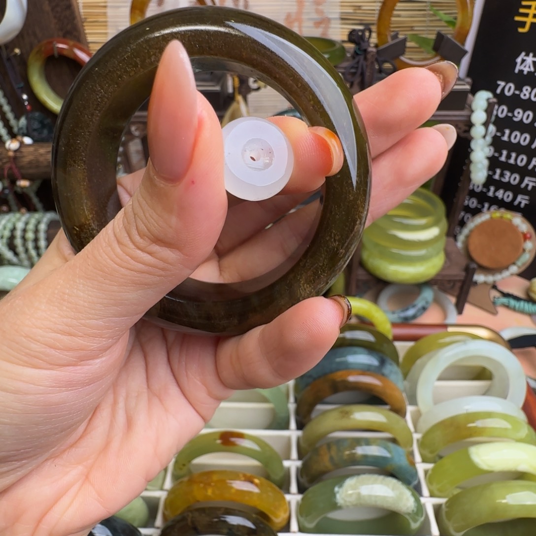 •***肚蛇纹石玉未镶嵌手镯