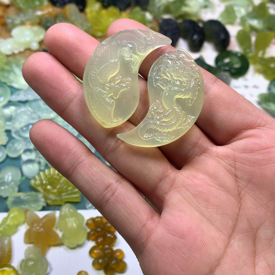 岫玉颈饰未镶嵌龙凤