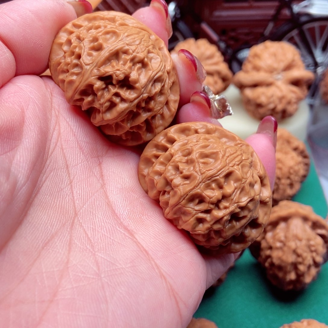 文玩核桃吊坠宫灯尖精修已打底41