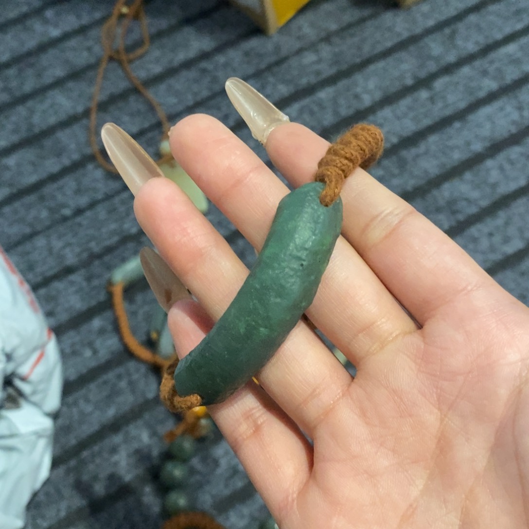 和田玉颈饰未镶嵌张*霞