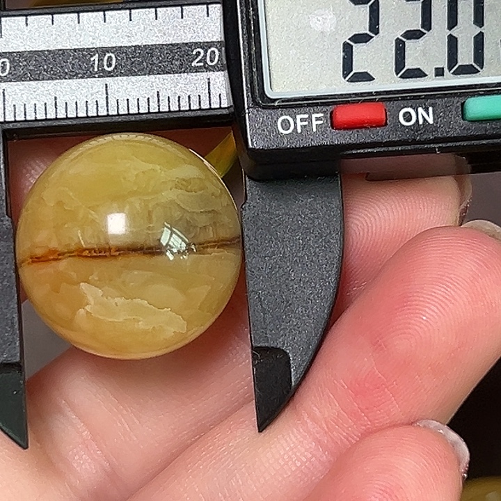 蜜蜡未镶嵌裸石微瑕189