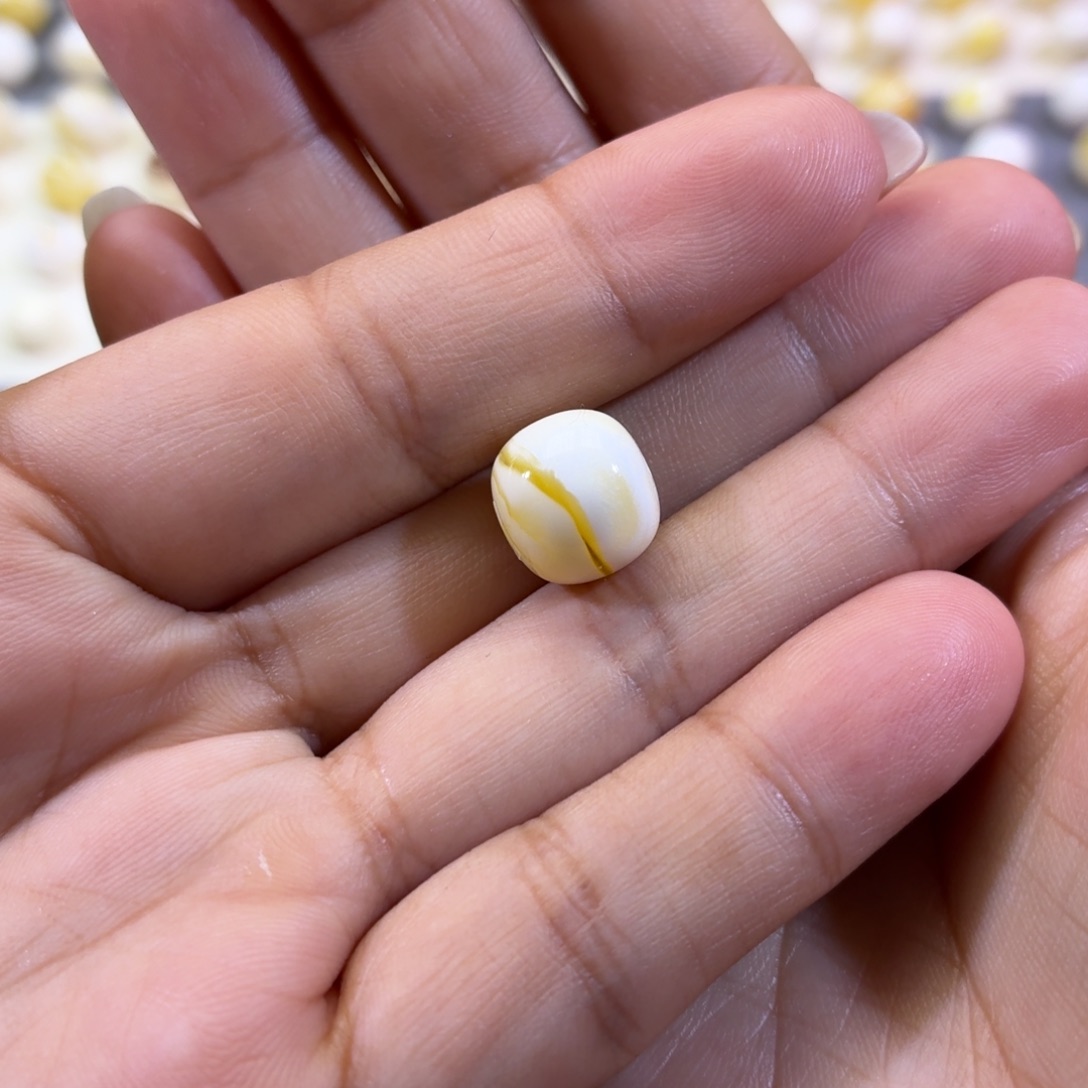 高***饼琥珀未镶嵌裸石11.6