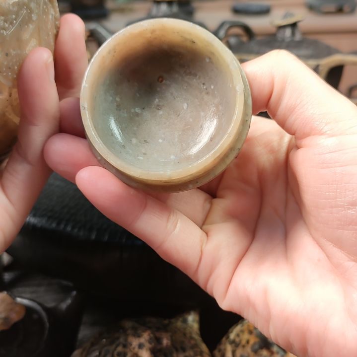 贵****司冰碛玉石茶壶纯手工雕刻石茶壶