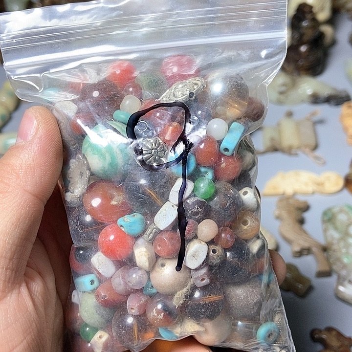 漓***草和田玉未镶嵌颈饰