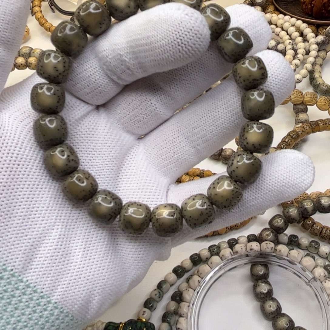 星月菩提手串墨绿11