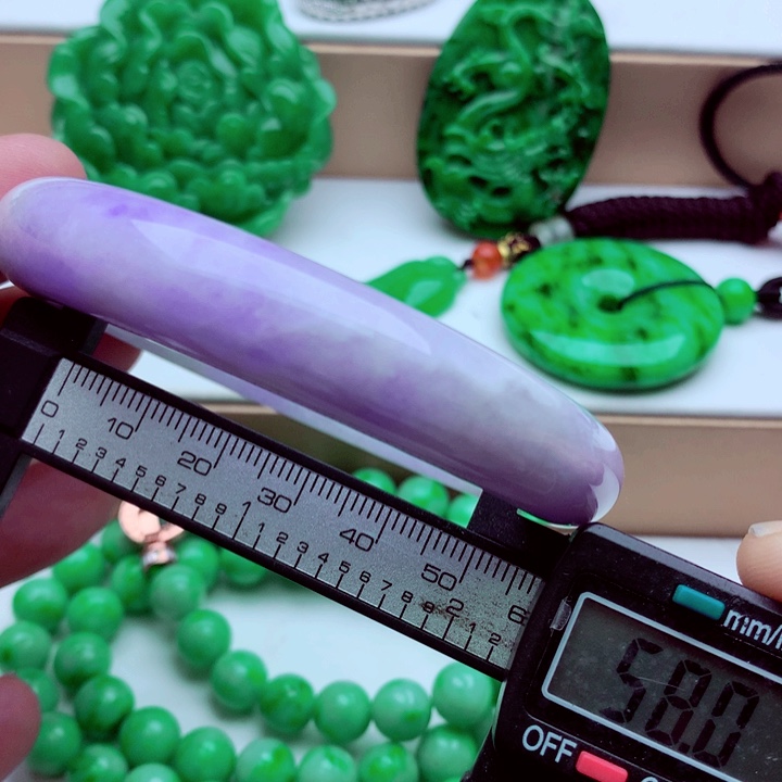 翡翠未镶嵌手镯…．．