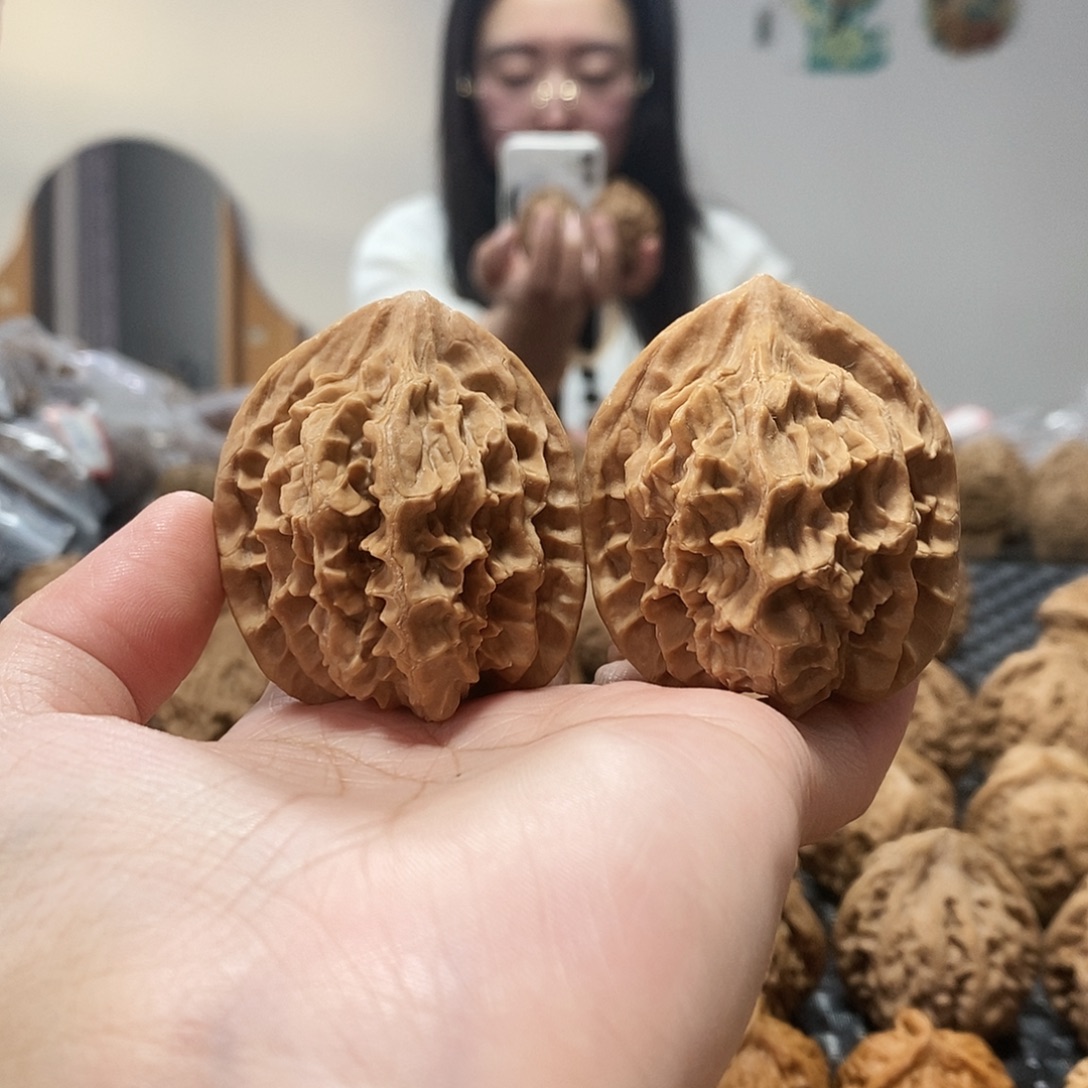 桃核吊坠 帝王 44