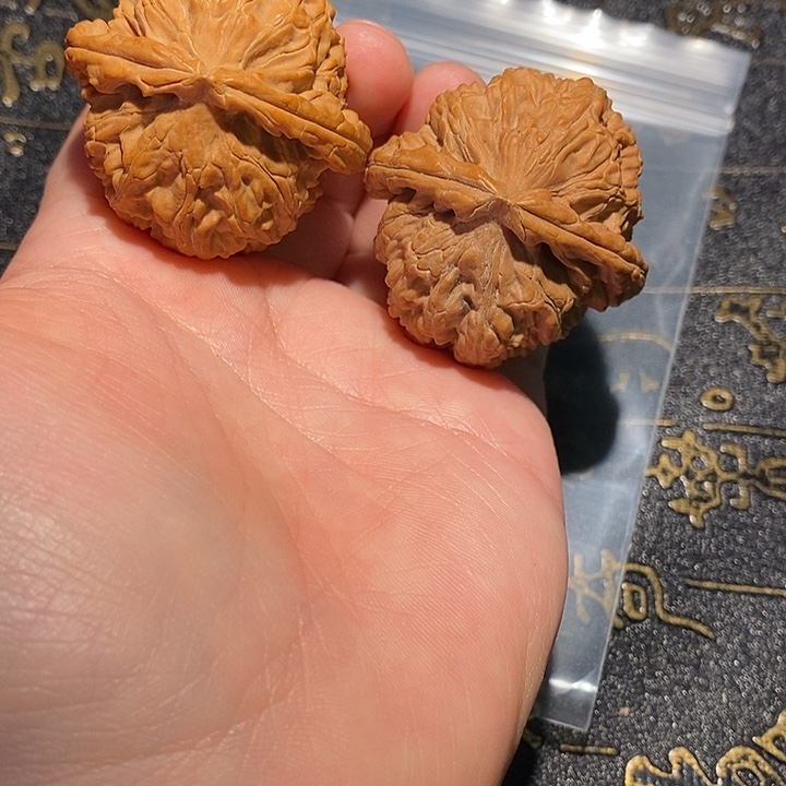 佳***田手串/手链核桃40三角白有黄尖