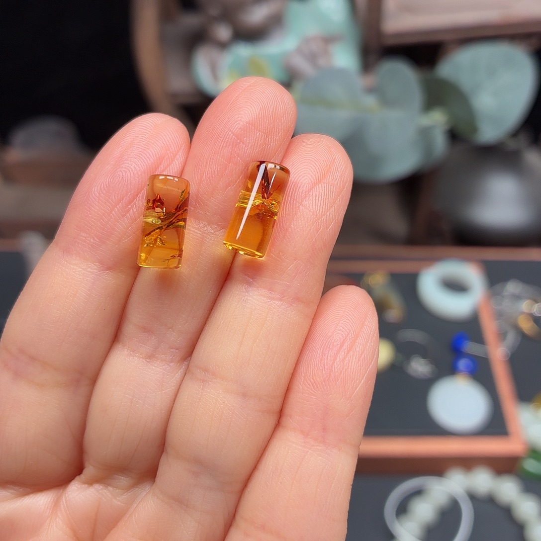 爱***远琥珀银S925镶嵌耳饰