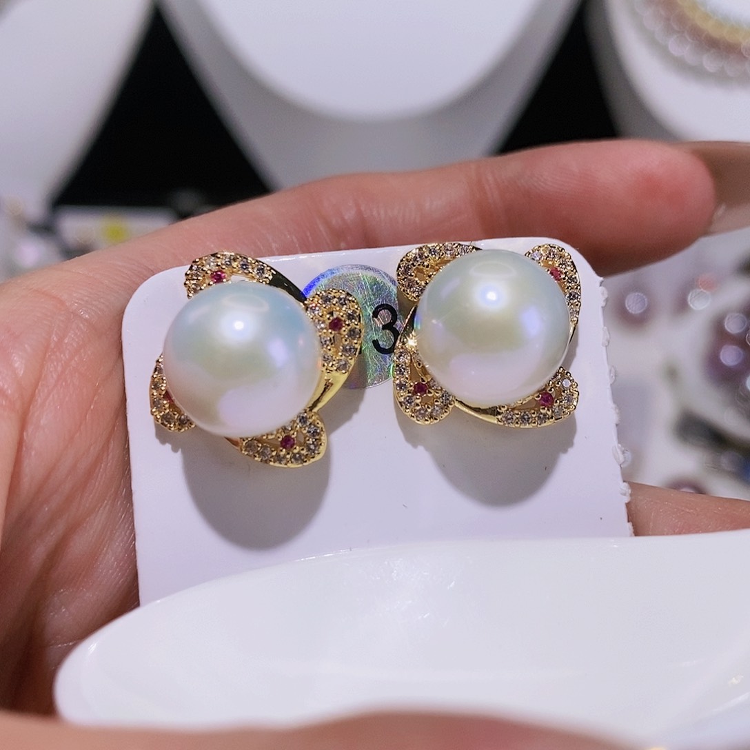 淡水珍珠耳饰未镶嵌