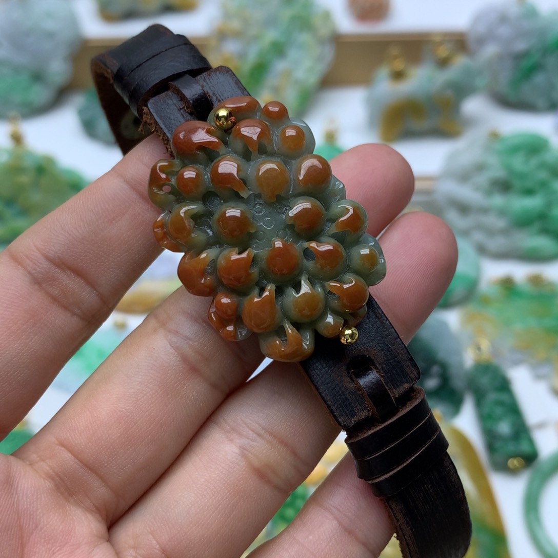 翡翠颈饰未镶嵌翡翠