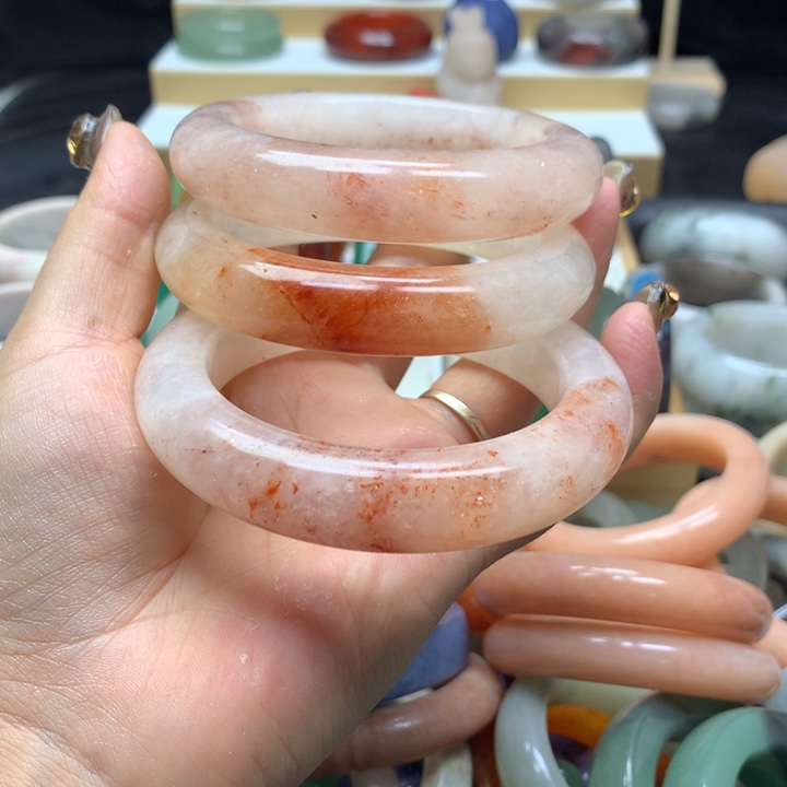 未镶嵌手镯石英质玉金*