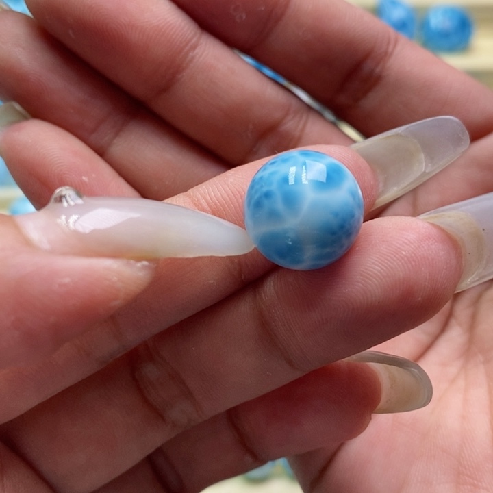 用***1针钠钙石（海纹石）未镶嵌颈饰