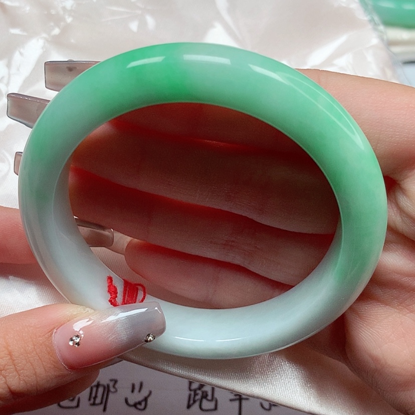 【闪购商品】翡翠手镯未镶嵌56圈