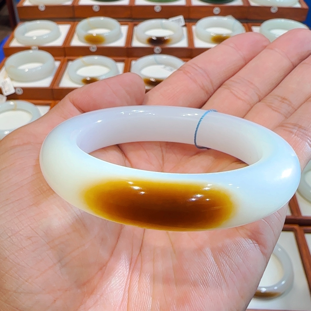 和田玉未镶嵌手镯且末传承级老红糖（一级白）57 58 59