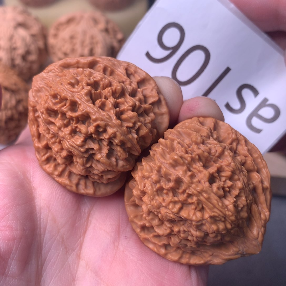 文玩核桃把件桃心满天星40