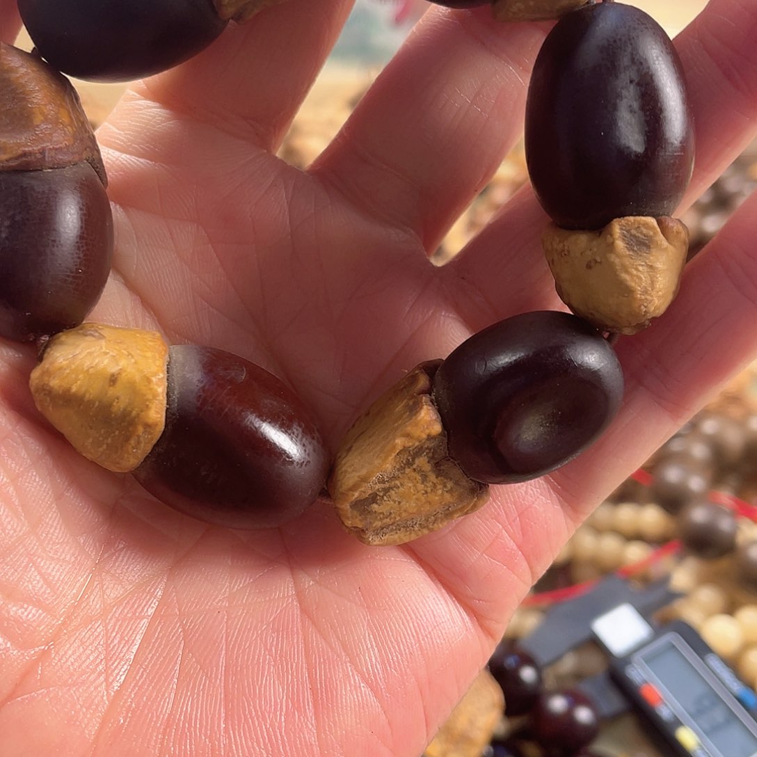 白玉菩提把件茄子