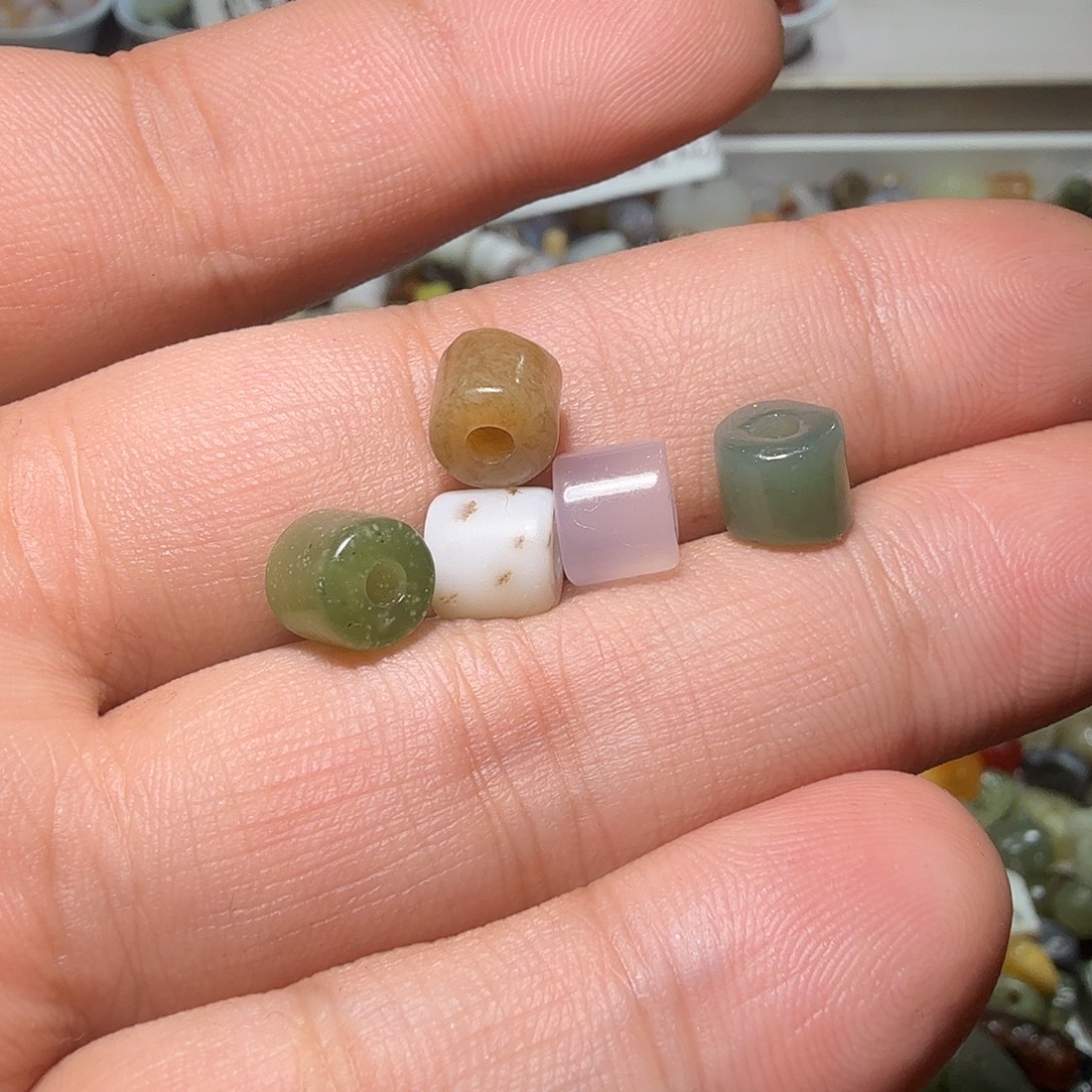 和田玉未镶嵌珠宝奇石