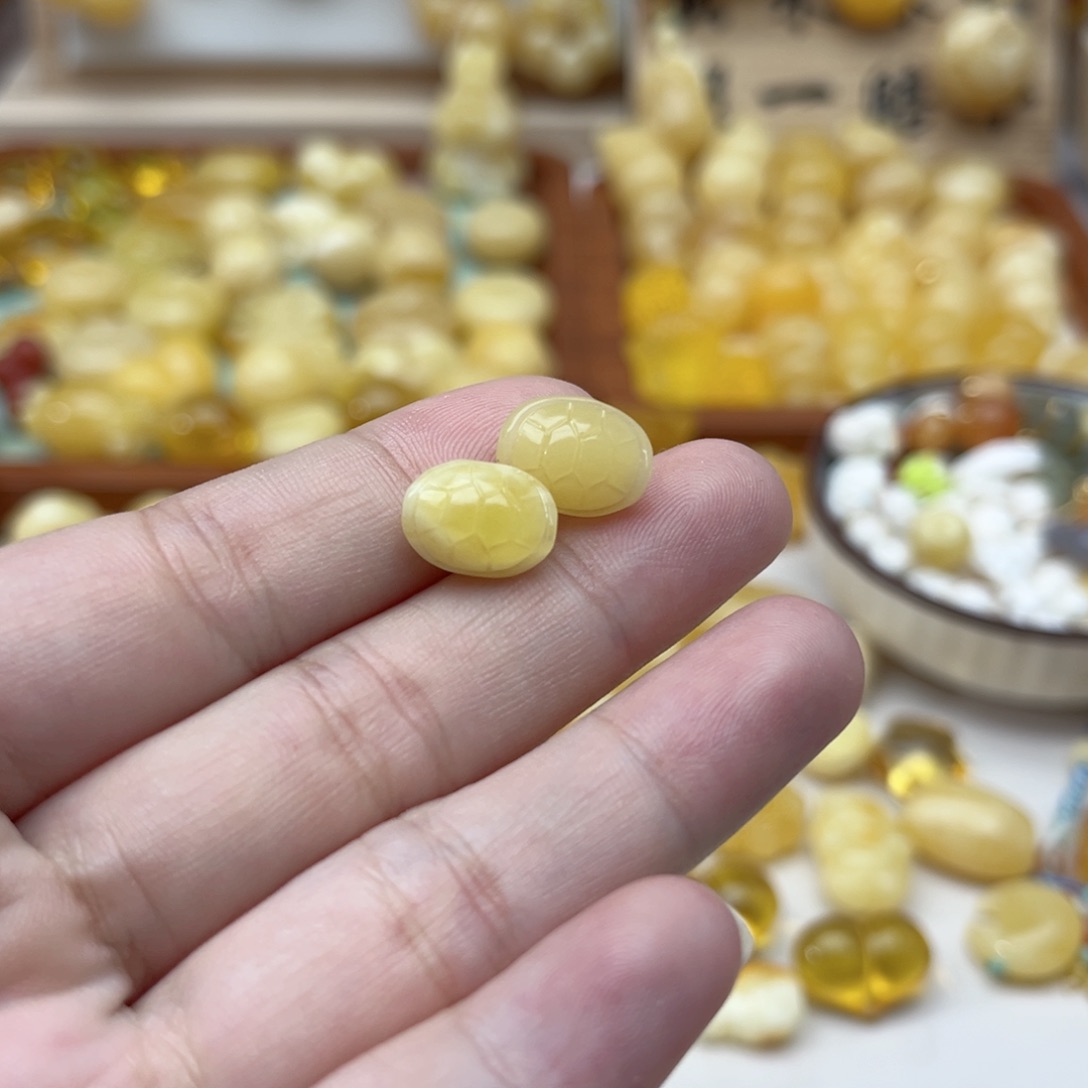 未镶嵌蜜蜡裸石配饰