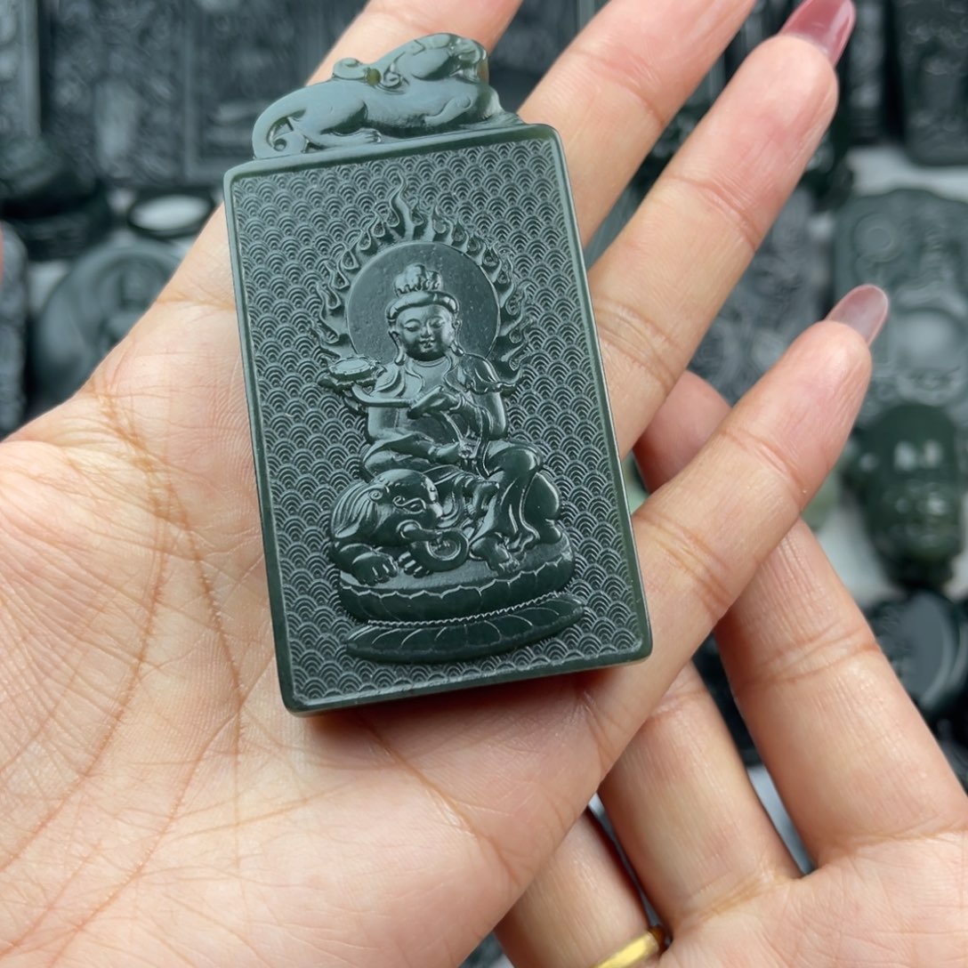 和田玉颈饰未镶嵌浪***?