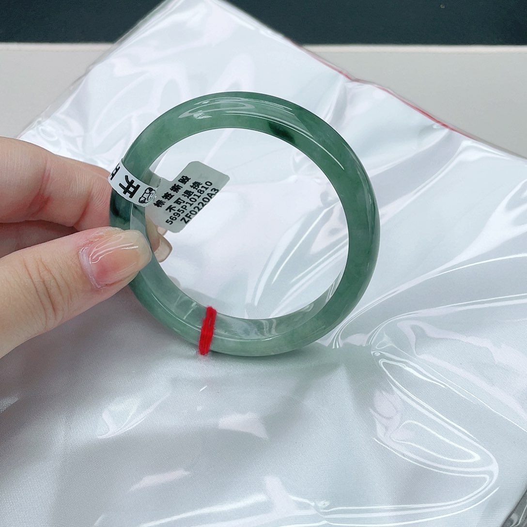 翡翠手镯未镶嵌正55.7