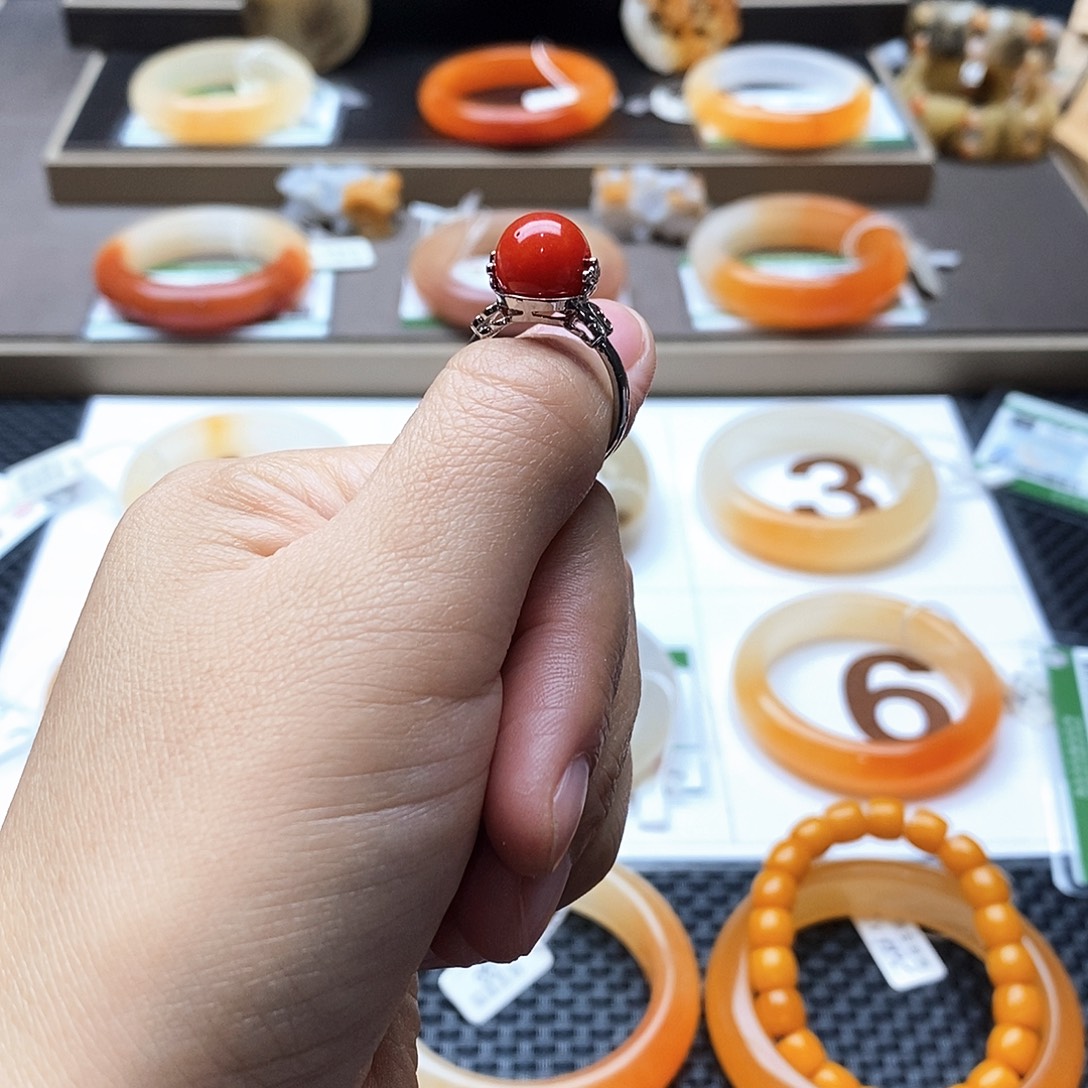 好***连石英质玉（黄龙玉）未镶嵌手镯