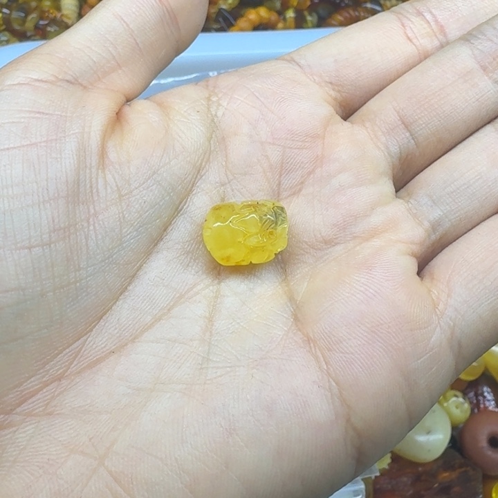 琥珀未镶嵌珠宝奇石