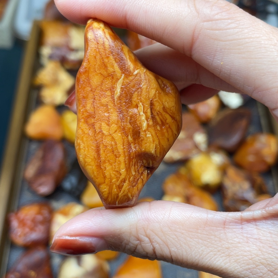 琥珀未镶嵌珠宝奇石