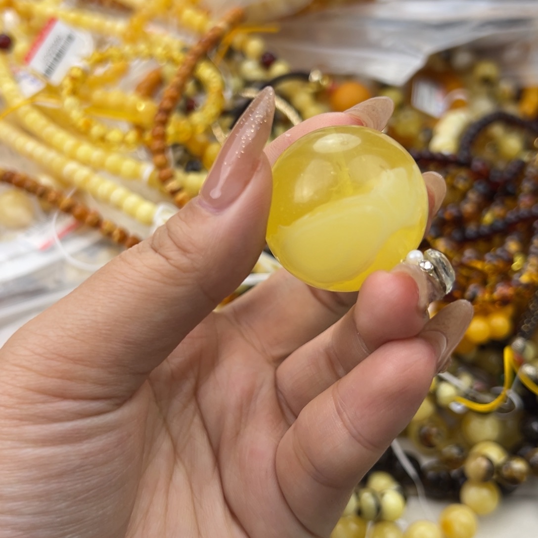 琥珀珠宝奇石未镶嵌